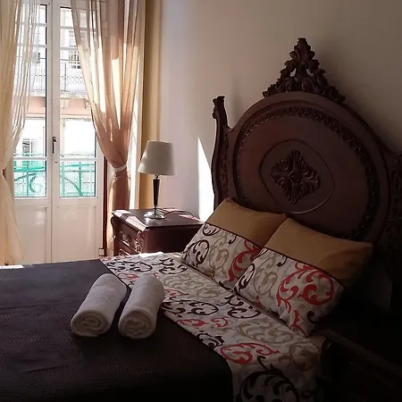 Breathelisboa Hostal *